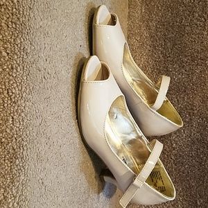 Girl's dress shoes